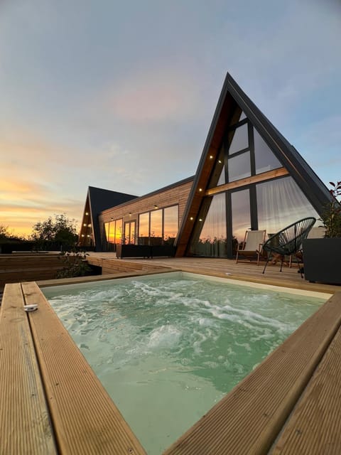 Hot Tub, Hot Tub, Pool view, Swimming pool, Swimming pool, Sunset