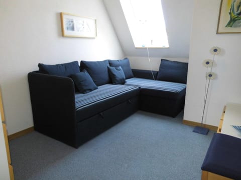 Bed, Seating area, Bedroom