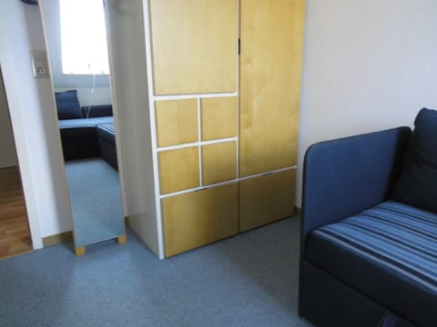 Bed, Seating area, Bedroom