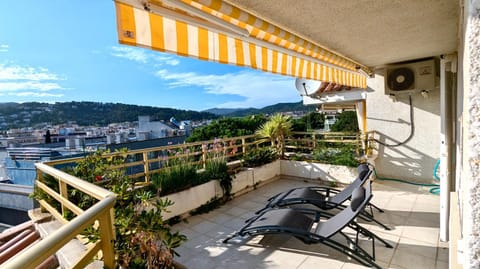 Balcony/Terrace, Mountain view