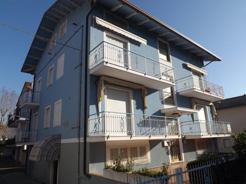 Facade/entrance, Decorative detail