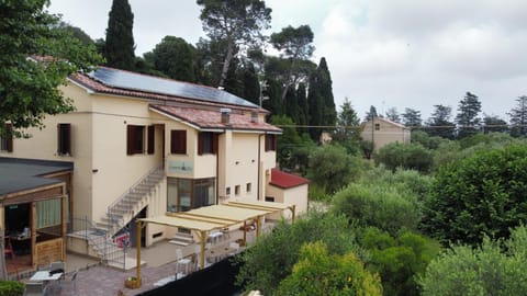 LOCANDA OLIVI affitta camere Bed and Breakfast in Senigallia