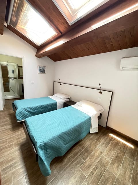 LOCANDA OLIVI affitta camere Bed and Breakfast in Senigallia
