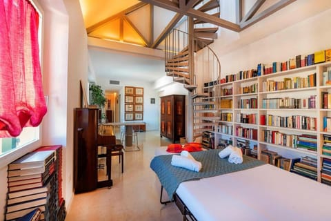 Living room, Photo of the whole room, Seating area
