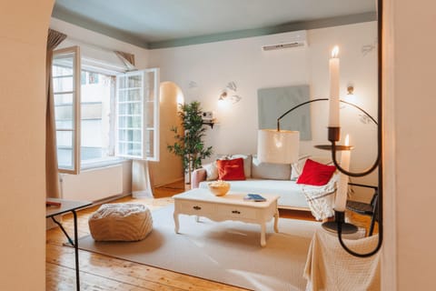 Living room, Photo of the whole room, Seating area