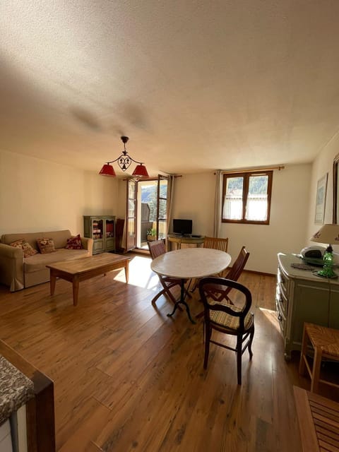 Appartement 70 m2 au coeur du village d'Allos 2 chambres 5 couchages Apartment in Allos