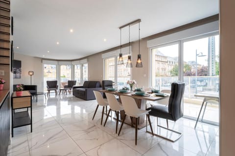Living room, Seating area, Dining area