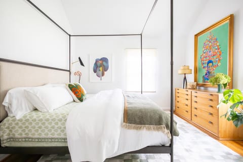 Ivy Grace 4BR RetreatKing Beds & Fireplace House in Indianapolis