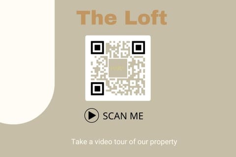 Private Pet-Friendly Secret Garden Loft Oasis Hotel in Rogers