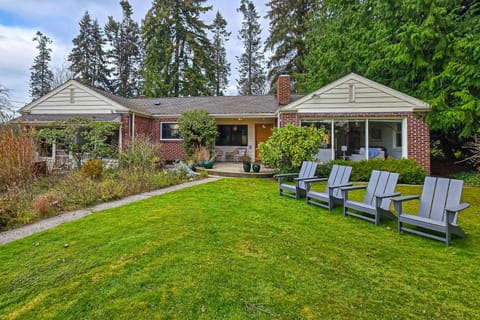 Robins Nest House in Freeland