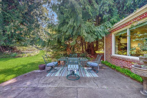 Robins Nest House in Freeland