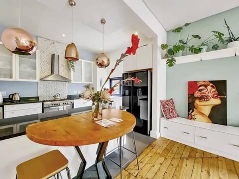 3 bedrooms , sleeps six heart of Cape Town Apartment in Cape Town