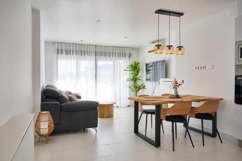 TV and multimedia, Living room, Dining area