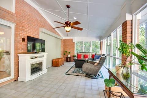 4 Mi to UGA Pet-Friendly Home in Athens House in Athens