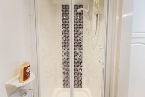 Sleeps 10 - Contractors - Family - Relocators House in Birmingham