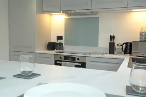 Modern Luxury 4 Bed House in Heart of Macclesfield House in Macclesfield