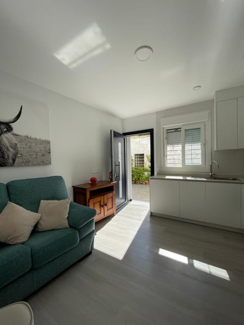 Kitchen or kitchenette, Living room, Seating area