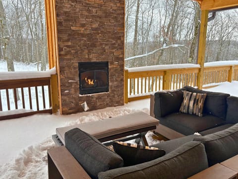 Majestic Manor House in Deep Creek Lake