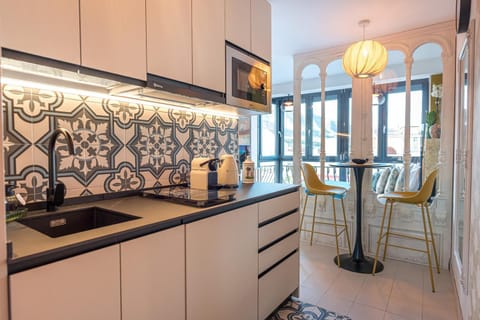 Kitchen or kitchenette, kitchen