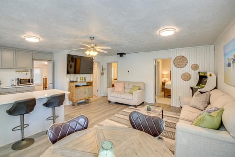 Lakefront Escape with Boat Docks in Hot Springs! House in Piney