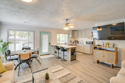 Lakefront Escape with Boat Docks in Hot Springs! House in Piney