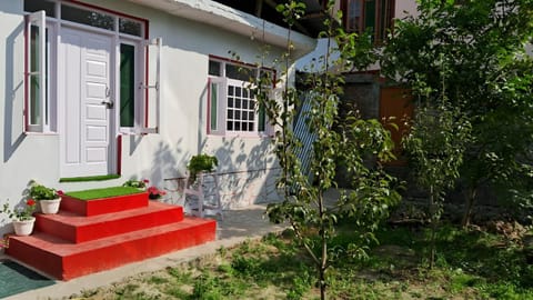 Property building, Facade/entrance, Garden, View (from property/room), Garden view, VIP, VIP