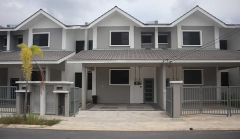 Property building, Day