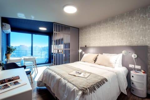 Bed, Photo of the whole room
