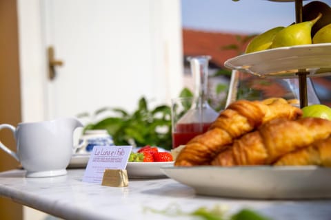 Breakfast, Continental breakfast