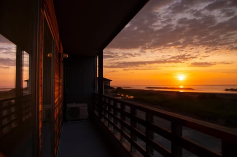 Natural landscape, View (from property/room), Balcony/Terrace, Sea view, Sunrise