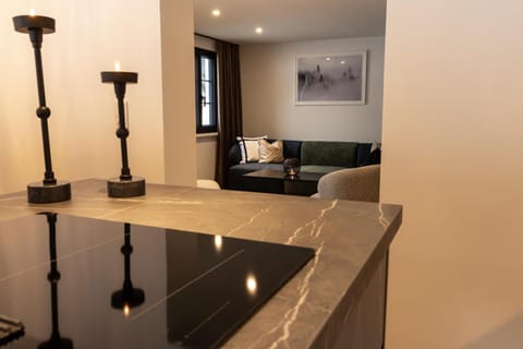 TV and multimedia, Kitchen or kitchenette, Living room, Seating area