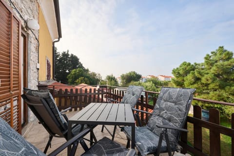 View (from property/room), Balcony/Terrace, Seating area