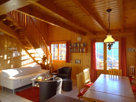 Living room, Seating area, Dining area