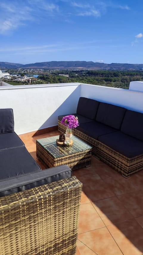 View (from property/room), Balcony/Terrace, Seating area