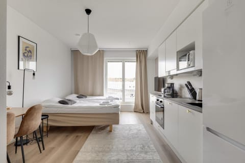 Bed, Kitchen or kitchenette, Photo of the whole room, Bedroom, towels