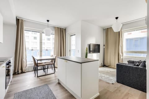 TV and multimedia, Kitchen or kitchenette, Living room, Photo of the whole room, Seating area, Dining area, Bedroom