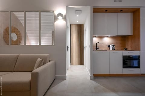 Kitchen or kitchenette, Seating area