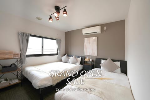 Bed, Photo of the whole room, Bedroom, air conditioner