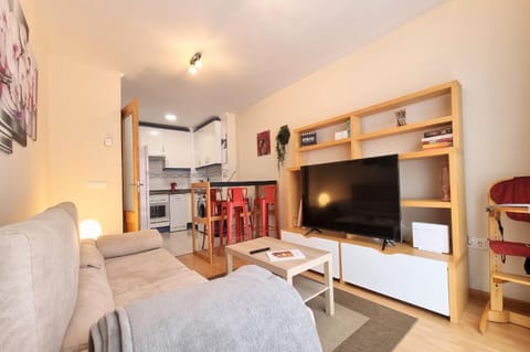 Communal lounge/ TV room, Kitchen or kitchenette, Lounge or bar