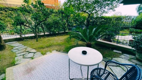 WH-Sem-Bilocale Con Giardino in Zona Residenziale - Posto Auto privato - WiFi Apartment in Sanremo