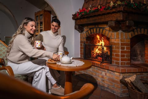 Food and drinks, Guests