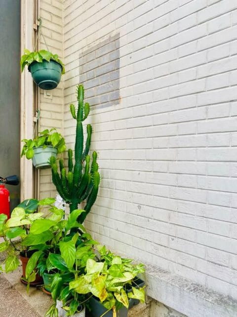 Maisonnette au calme proche T2 Apartment in Courbevoie