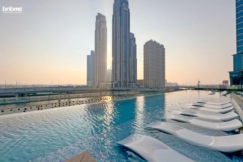 Day, City view, Pool view, Swimming pool, sunbed