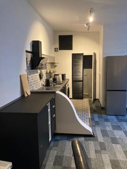 Kitchen or kitchenette, Dining area, oven, stove