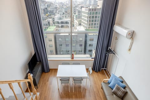 TV and multimedia, View (from property/room), Balcony/Terrace, Living room, Seating area, Dining area