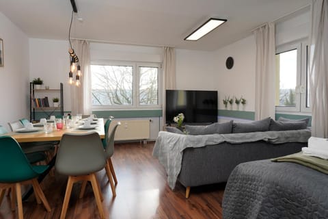 Bed, TV and multimedia, Living room, Dining area