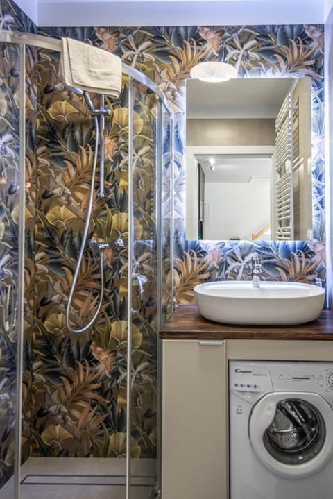 Shower, Bathroom, washing machine