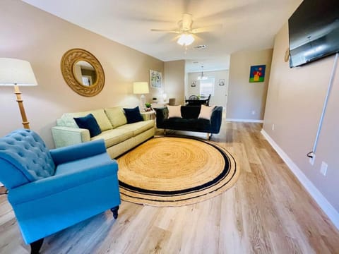 Eastgate 16B spacious comfortable Apartment in Hammond