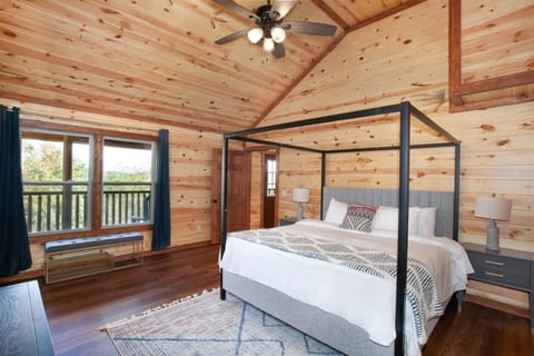 Maya w Indoor Pool Hot Tub Theater House in Sevierville