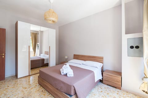 Walk-Ostia - Central New Condo Apartment in Ostia